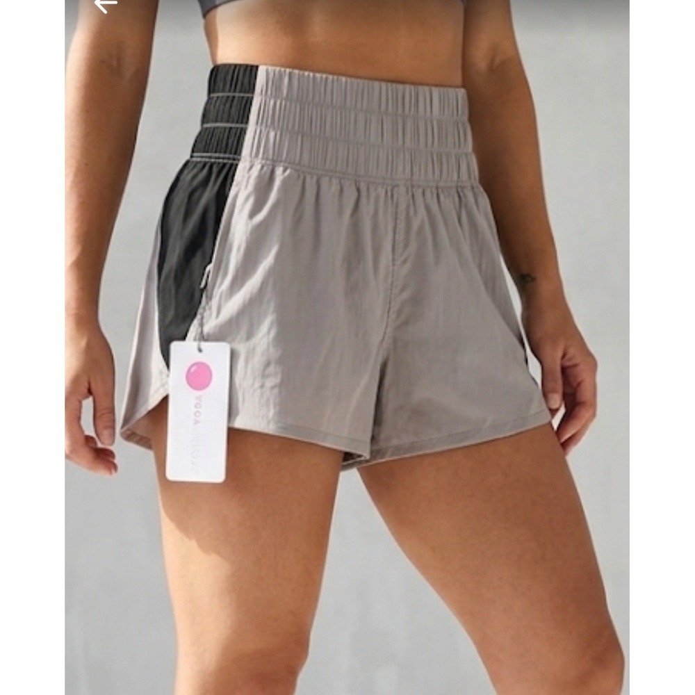 Yogalicious Rock Ridge Bailey Short Size XS Gray And Black